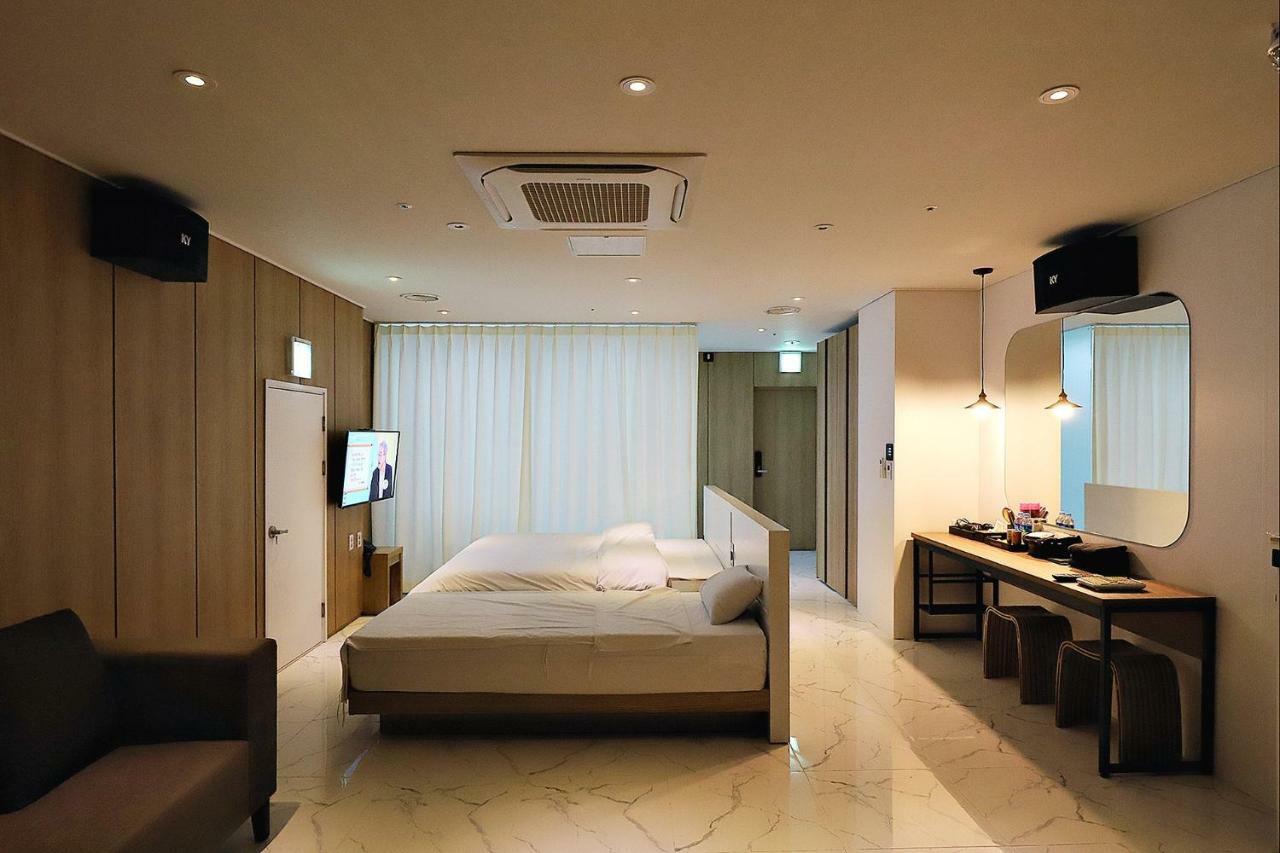 Biennale Hotel Gwangju Metropolitan City Exterior photo
